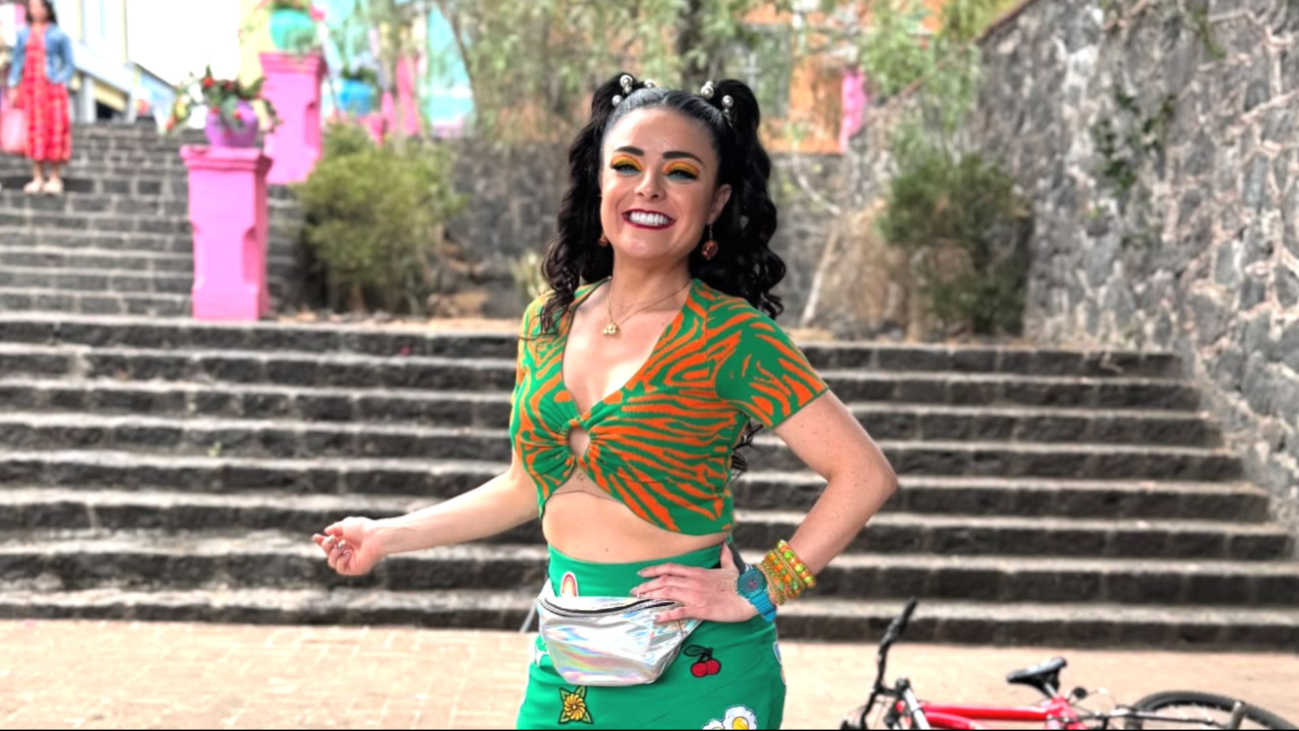 ¿Violeta Isfel cobra por tomarse fotos con sus fans? ¿Violeta Isfel cobra por tomarse fotos con sus fans?