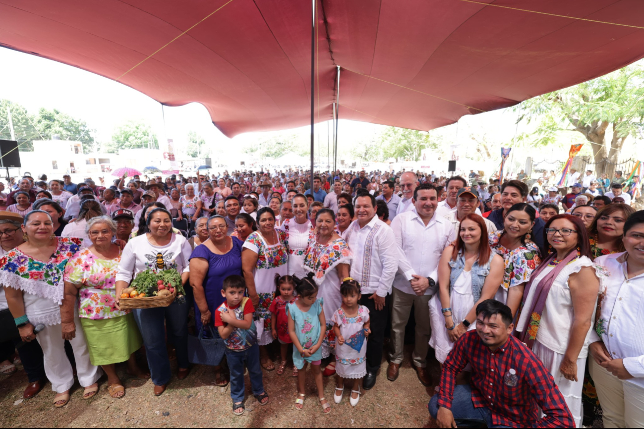 Claudia Sheinbaum y Joaquín Díaz Mena inauguran   en Chocholá la primera Tienda Bienestar