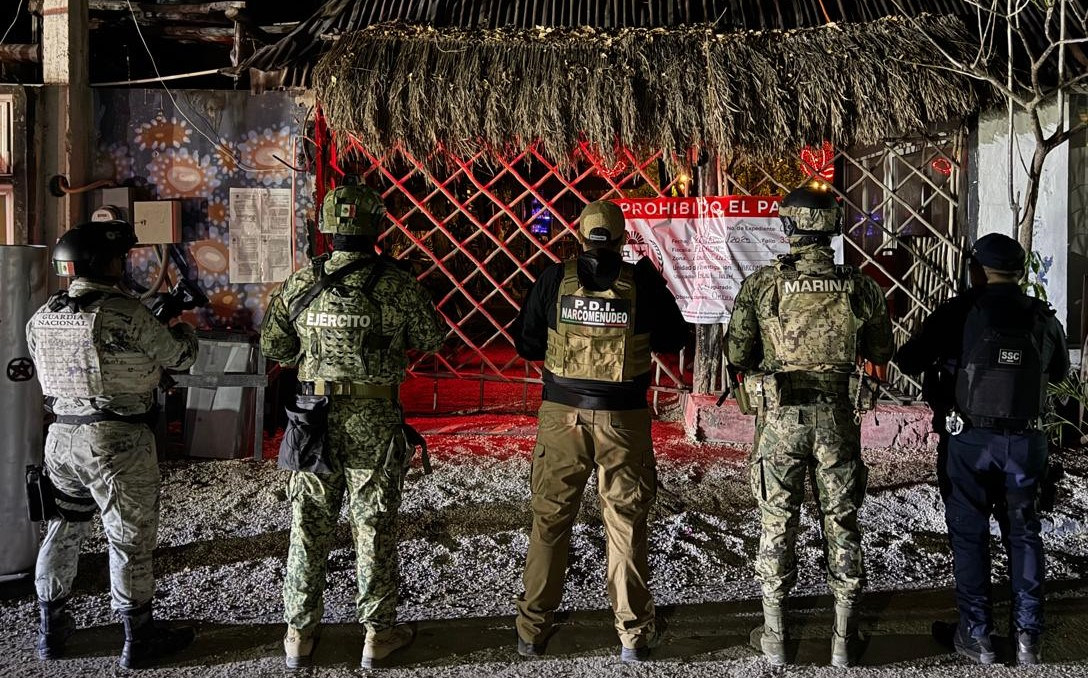 Con droga, armas y autos, aseguran a hombres en Tulum y Chetumal