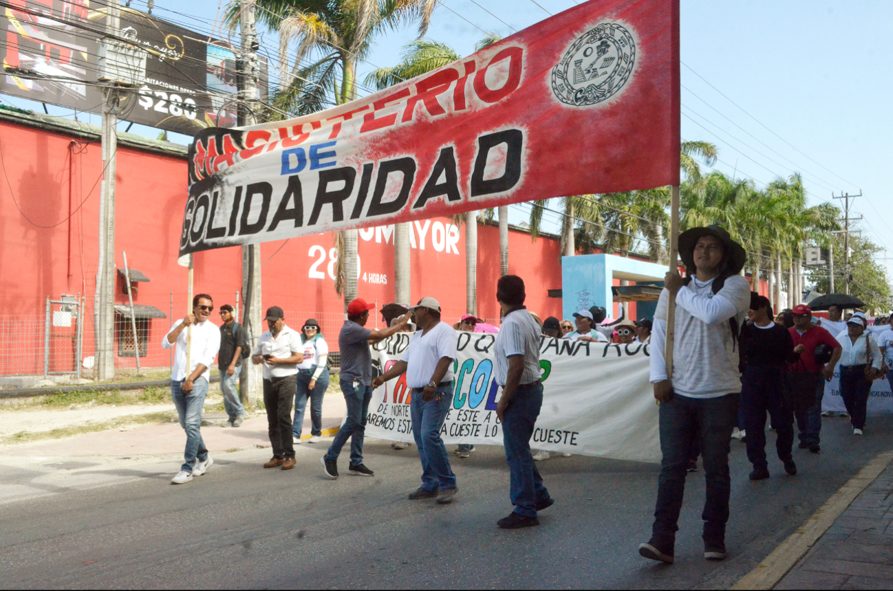 “Profesores normalizan el rezago educativo": aseguran padres de familia de Cancún