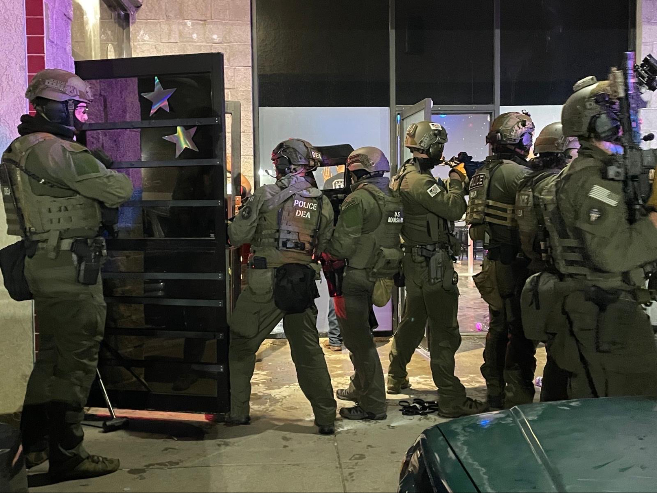 Más de 100 migrantes son detenidos en un club nocturno de Colorado