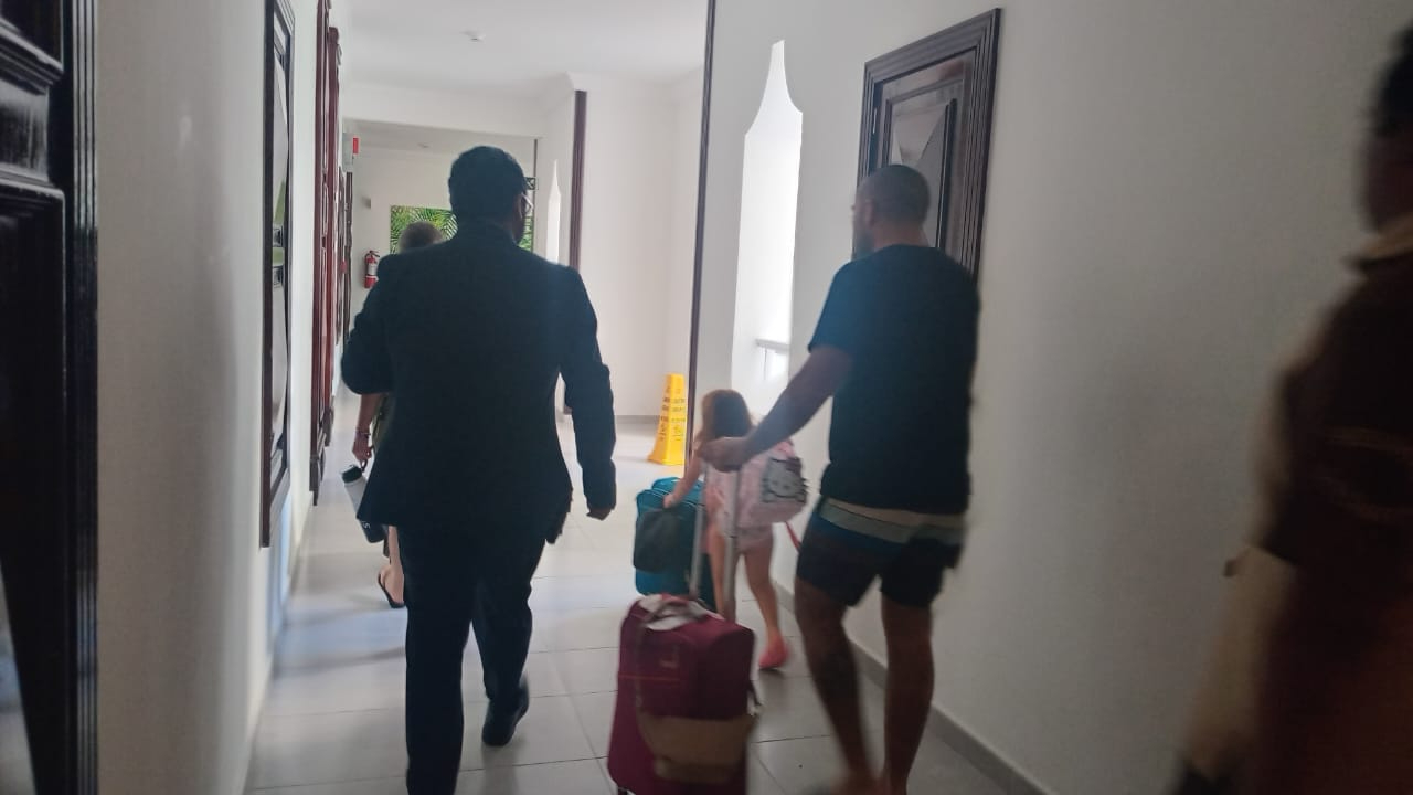 Turistas argentinos denuncian supuesta agresión en un hotel de Playa del Carmen