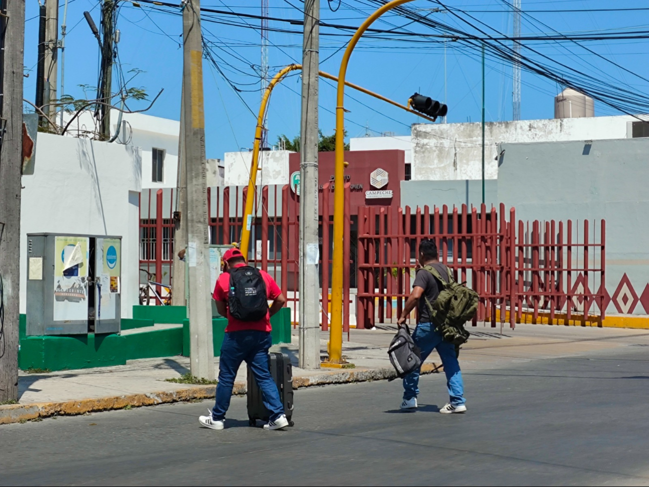 Se agrava la crisis laboral en Ciudad del Carmen por pagos incompletos de Pemex         