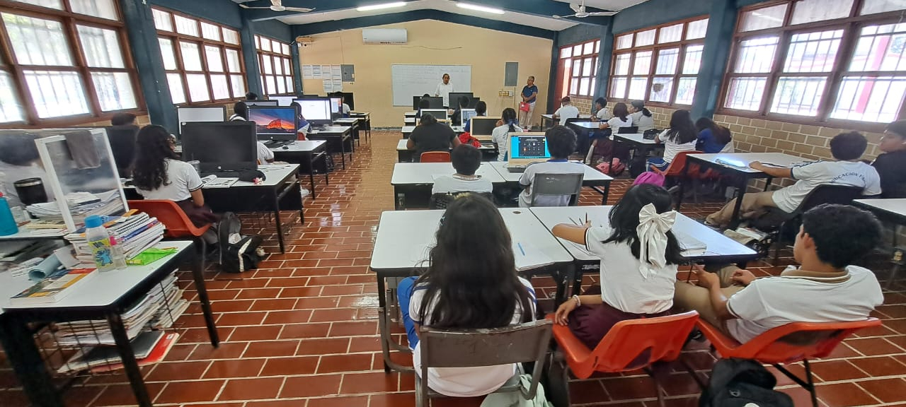 En algunos planteles escolares se reportaron ausencia de alumnos
