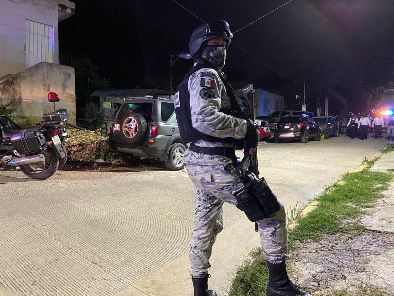 Fiscalía investiga la colocación de tres mantas con mensajes amenazantes en Campeche 