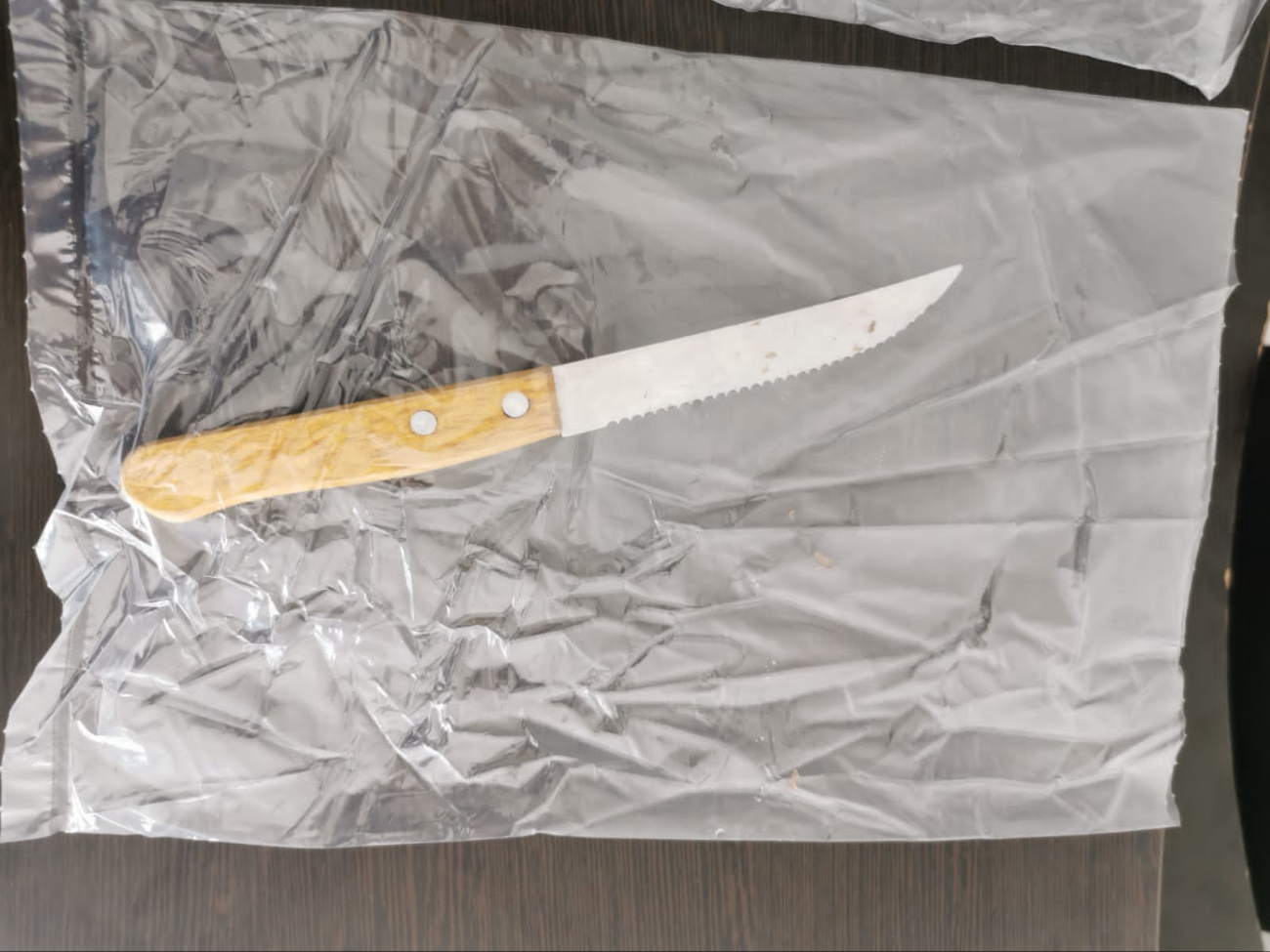 El arma fue también asegurada por las autoridades El arma fue también asegurada por las autoridades