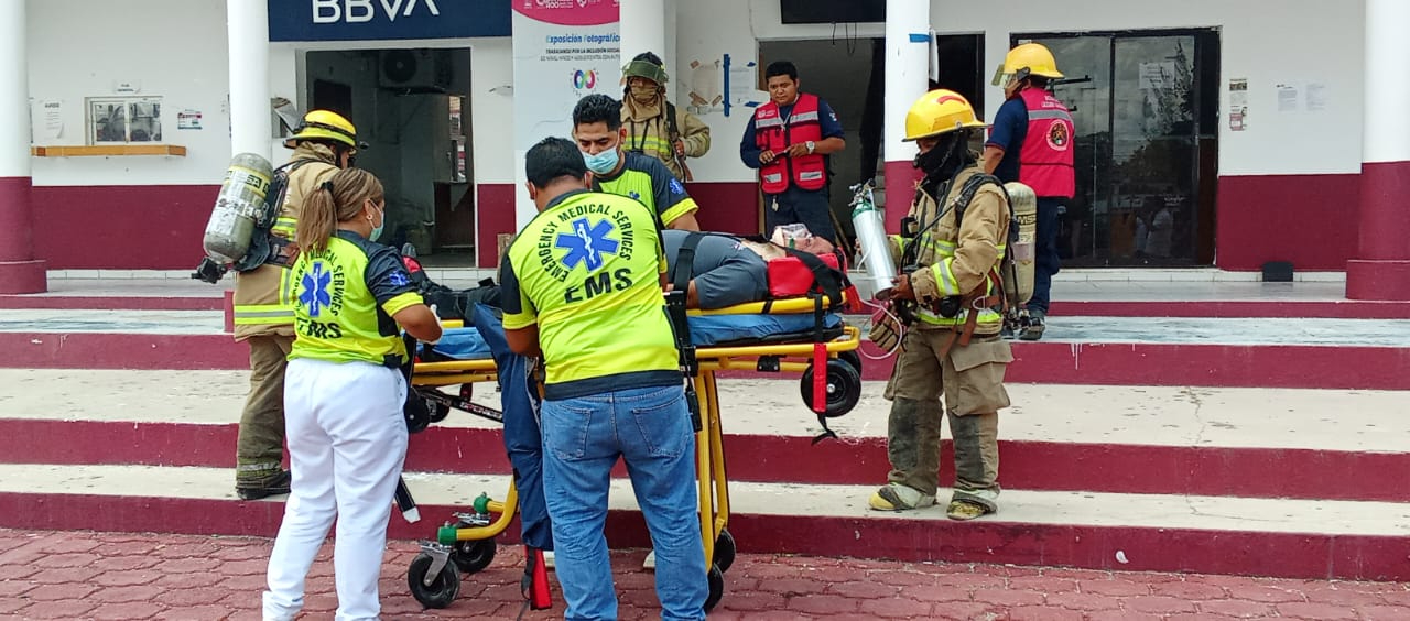 Se simuló el rescate de una persona y el tiempo de evacuación fue de menos de 3 minutos Se simuló el rescate de una persona y el tiempo de evacuación fue de menos de 3 minutos