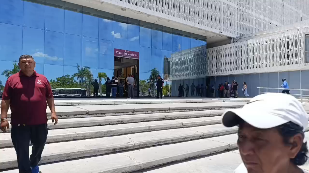 Simulacro en Campeche moviliza a más de 30 mil personas ante posible sismo Simulacro en Campeche moviliza a más de 30 mil personas ante posible sismo