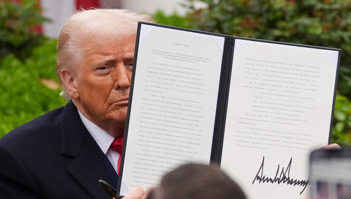 Nuevos aranceles de Trump podrían llevar a EU a una recesión y disparar la inflación  advierten expertos 