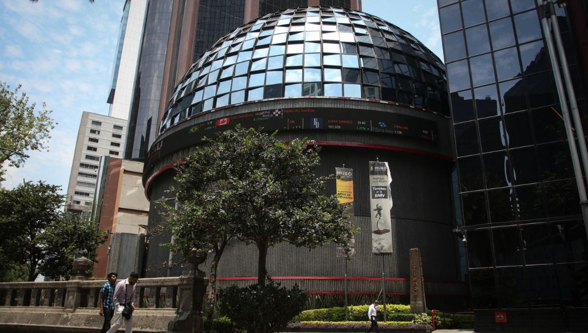 BMV avanza 0.87% pese a caída en Wall Street por aranceles globales de Trump