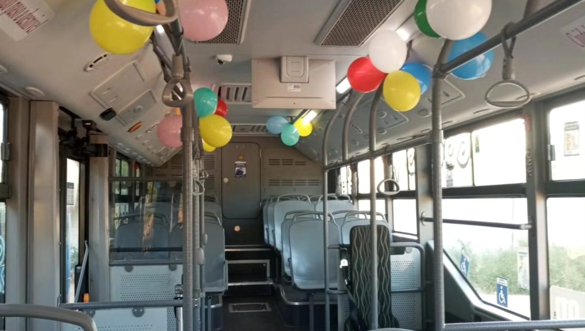 Algunas unidades del Va y Ven fueron decoradas con globos Algunas unidades del Va y Ven fueron decoradas con globos