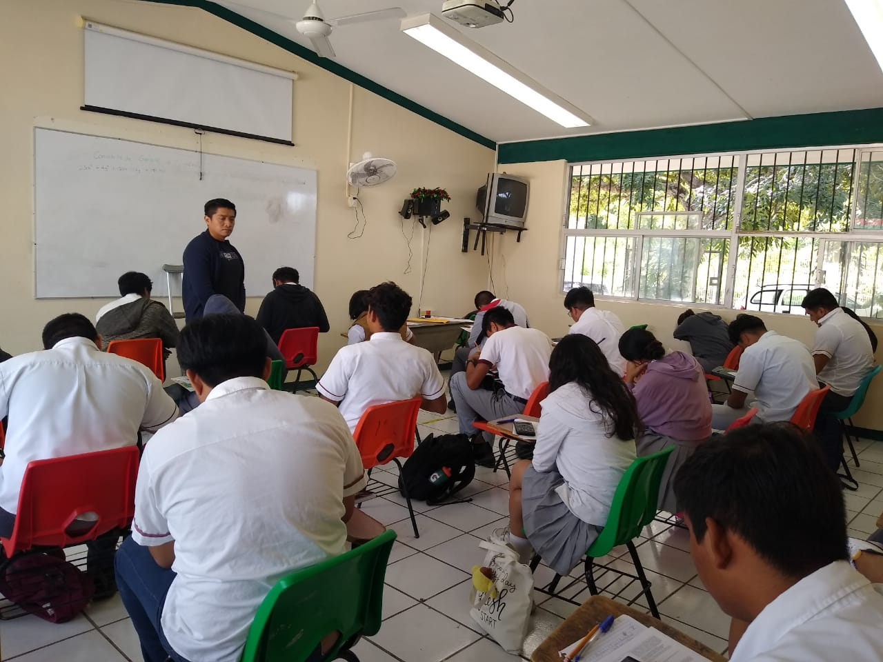 Estudiantes viajarán a Reino Unido