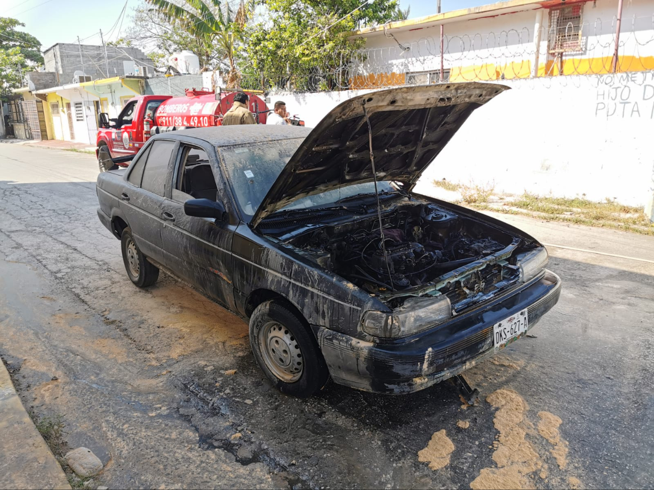 Se incendia un automóvil en la colonia Manigua de Campeche