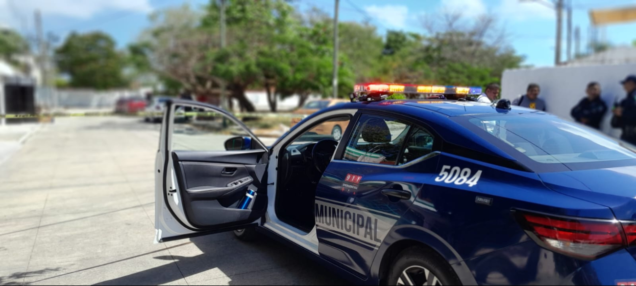 El hombre se había amarrado una soga al cuello, acabando así con su vida El hombre se había amarrado una soga al cuello, acabando así con su vida