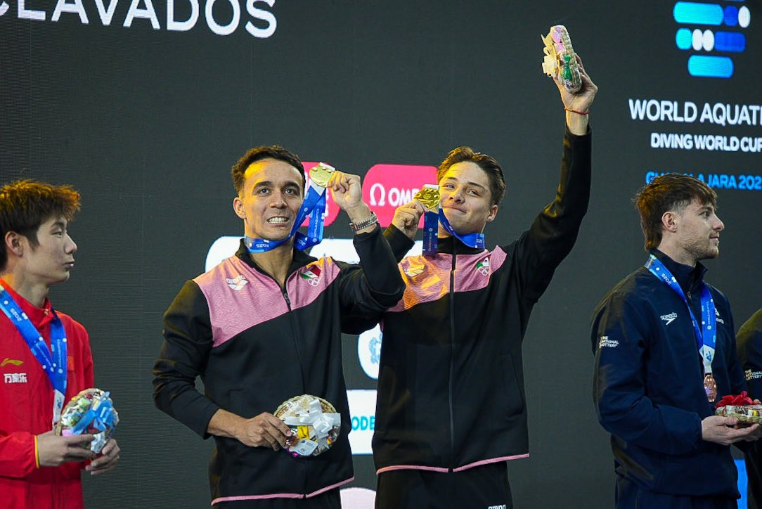 Olvera y Celaya le dieron a México la primera medalla de oro en la Copa Mundial de Guadalajara. Olvera y Celaya le dieron a México la primera medalla de oro en la Copa Mundial de Guadalajara.
