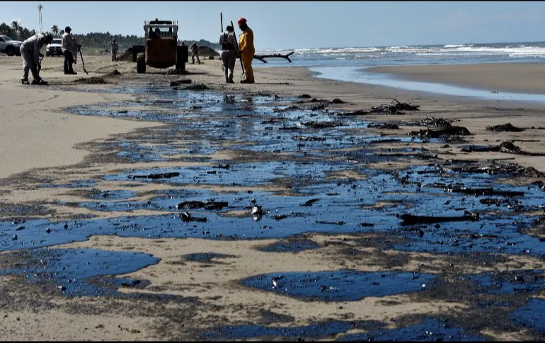  Pescadores reclaman que PEMEX no haya realizado investigaciones sobre fuga de crudo    en Campeche