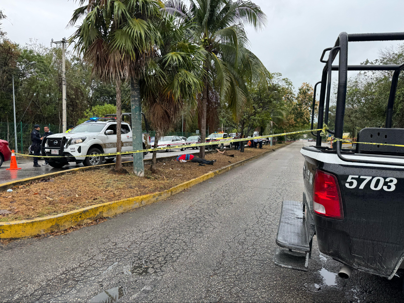 Pierde la vida por exceso de velocidad: Motociclista sufre fatal accidente en la avenida Nichupté de Cancún