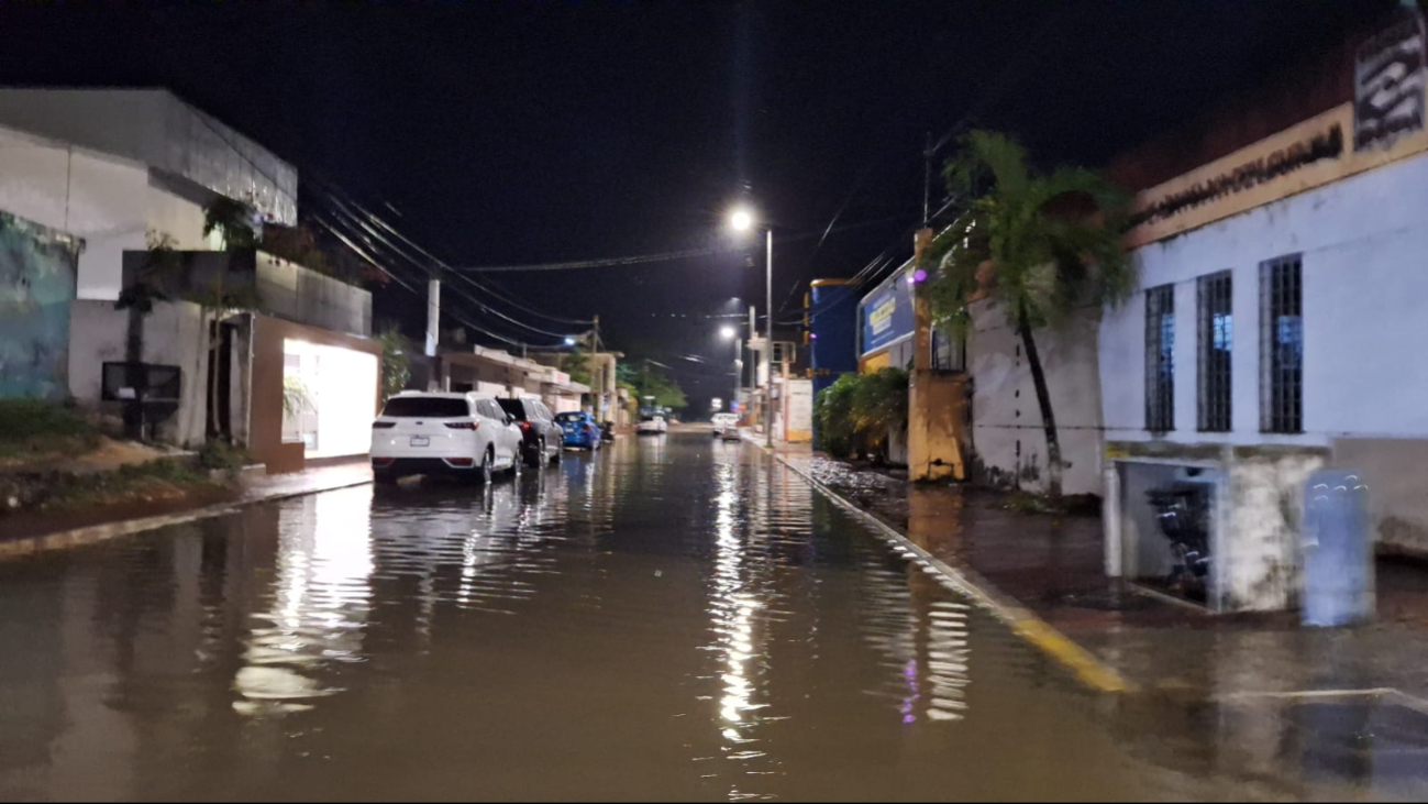 Los fuertes vientos vinieron acompañados de lluvias Los fuertes vientos vinieron acompañados de lluvias