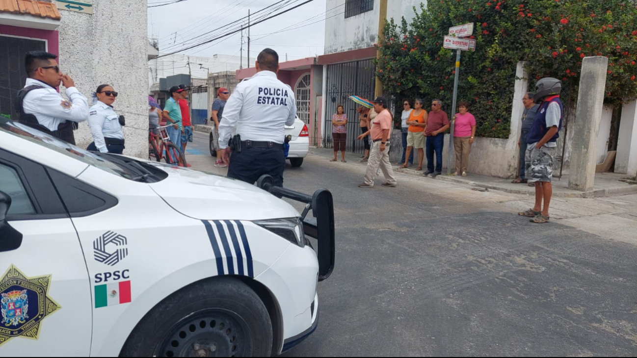 Vecinos de Santa Ana en Campeche bloquean calle por falta de luz