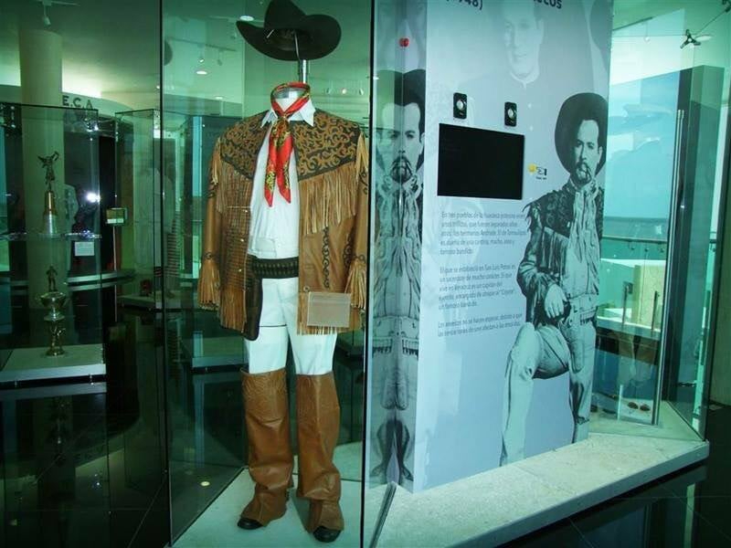 Antes de su cierre, el museo ofrecía una colección única con objetos personales, premios como el Oso de Plata y fotografías del artista. Antes de su cierre, el museo ofrecía una colección única con objetos personales, premios como el Oso de Plata y fotografías del artista.