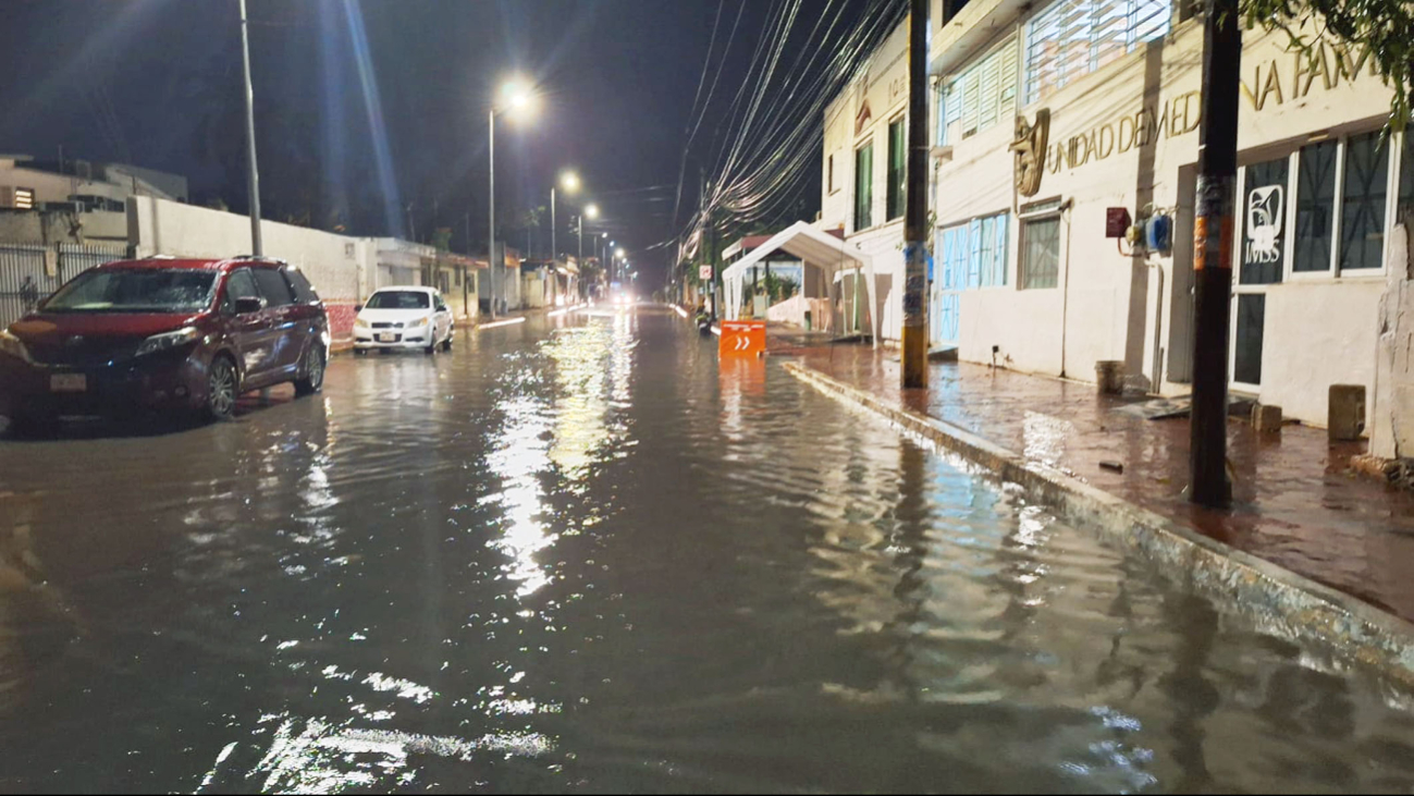En Felipe Carrillo Puerto, varias vialidades se anegaron En Felipe Carrillo Puerto, varias vialidades se anegaron