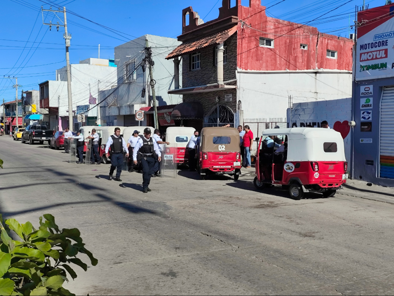 La mayoría de este tipo de vehículo no cuenta con el permiso para brindar el servicio