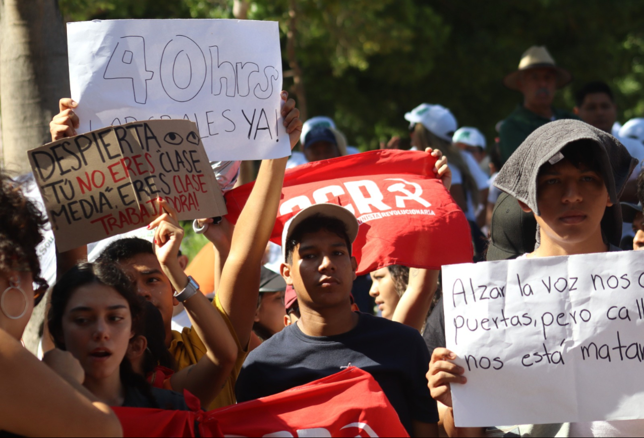 Trabajadores de Yucatán marchan  para exigir salarios dignos, contratos estables y seguridad social