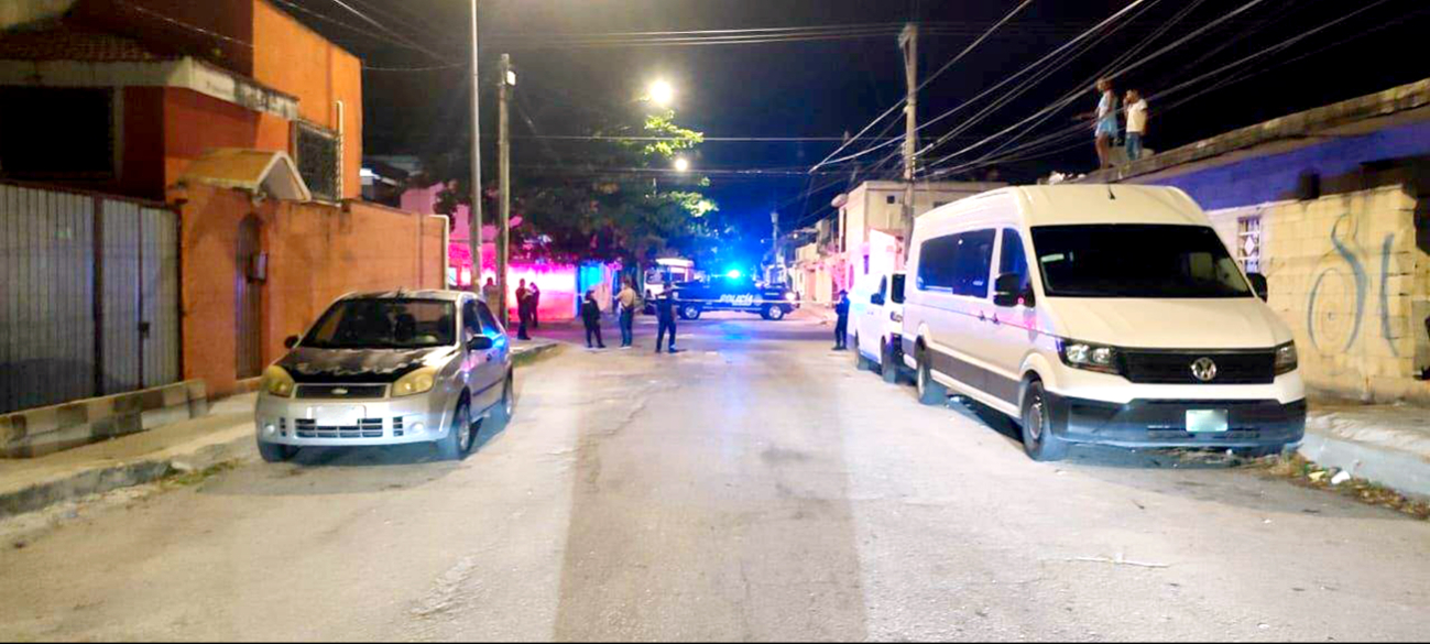 Maniatado y con huellas de tortura; encuentran el cuerpo de un hombre en un taller de Playa del Carmen