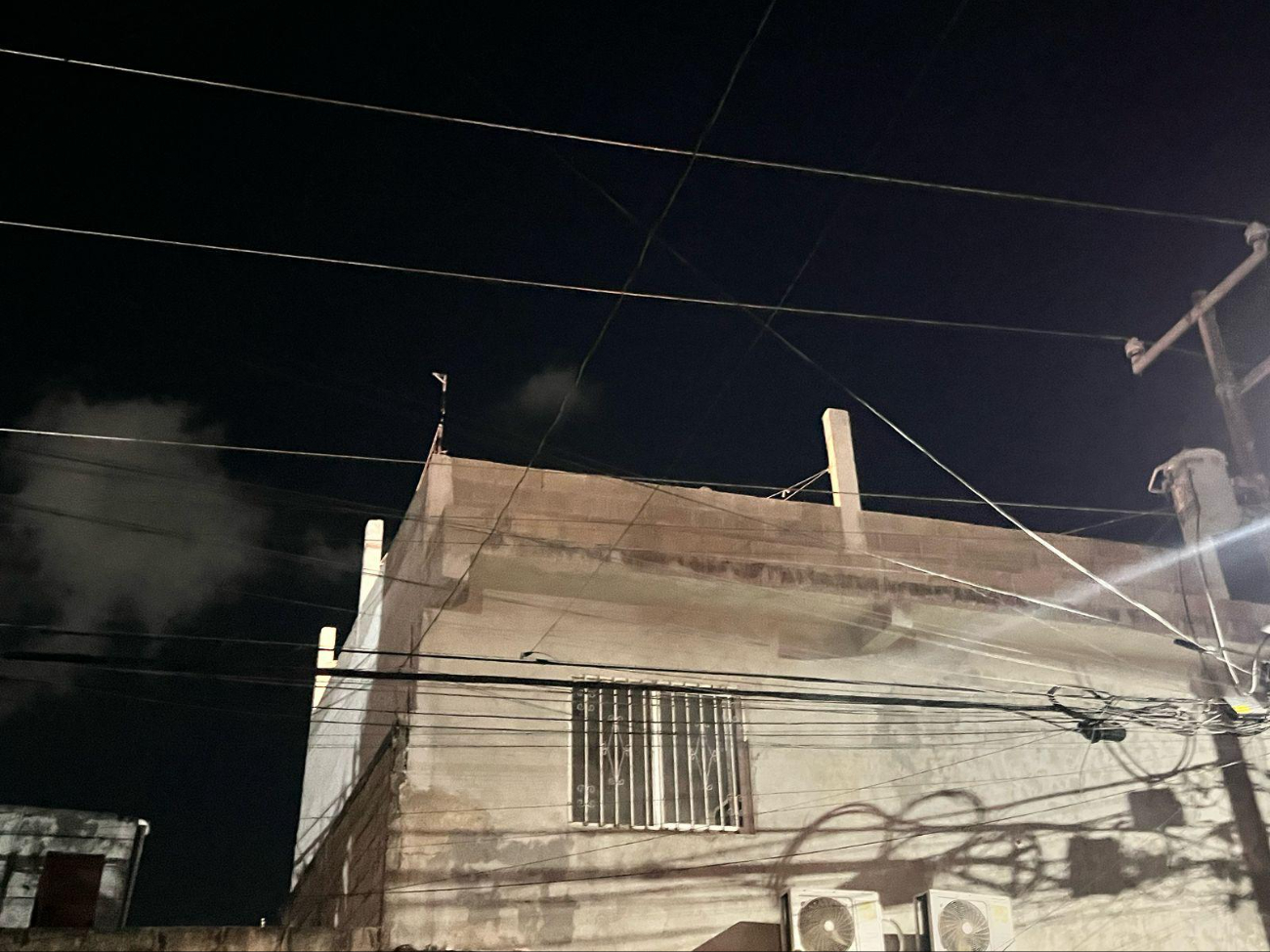 Paramédicos llegaron al lugar, confirmando que el hombre había perdido la vida Paramédicos llegaron al lugar, confirmando que el hombre había perdido la vida