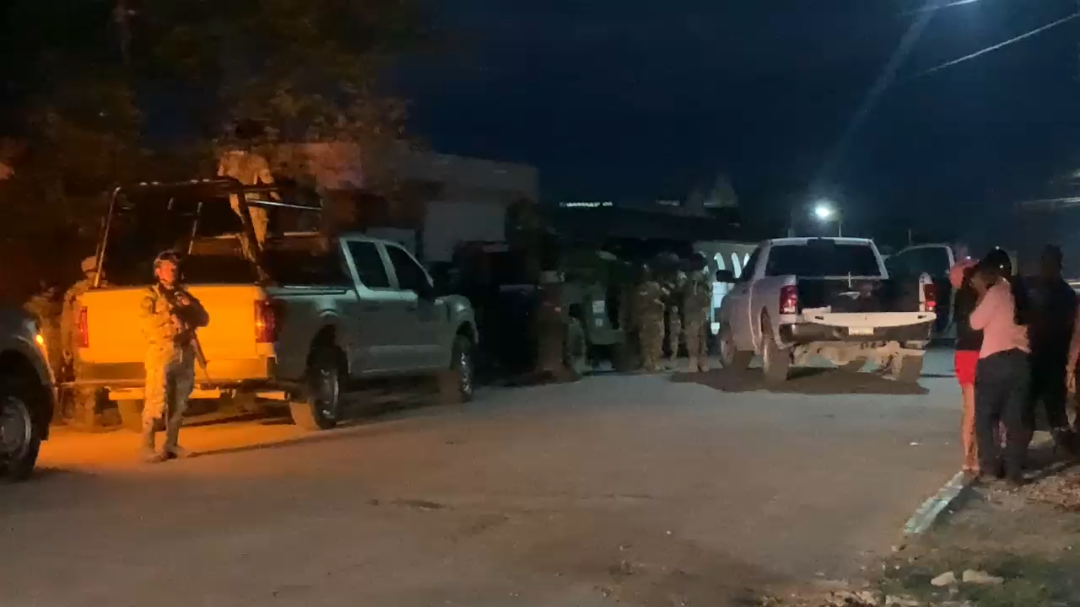 Vecinos reportan tres detonaciones y la policía acordona la zona Vecinos reportan tres detonaciones y la policía acordona la zona