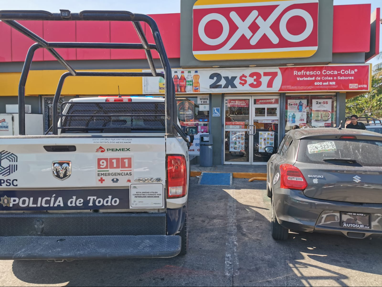 Tiendas Oxxo victimas de la inseguridad; ladrones hacen de las suyas en Carmen