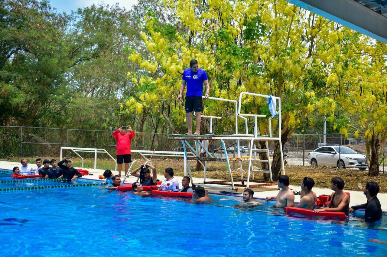 Preparan a 20 campechanos para el “Primer Curso Respondiente Acuático y Primeros Auxilios”