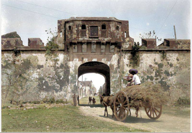 Reconocida por la UNESCO en 1999, conserva su legado como bastión colonial. Reconocida por la UNESCO en 1999, conserva su legado como bastión colonial.
