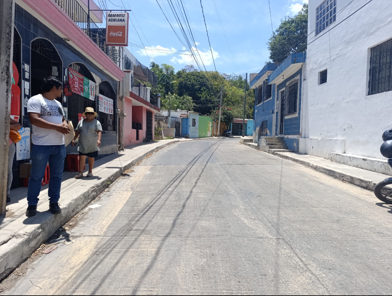 Temen tragedia en el Polvorín por poste dañado; 50 familias afectadas Temen tragedia en el Polvorín por poste dañado; 50 familias afectadas