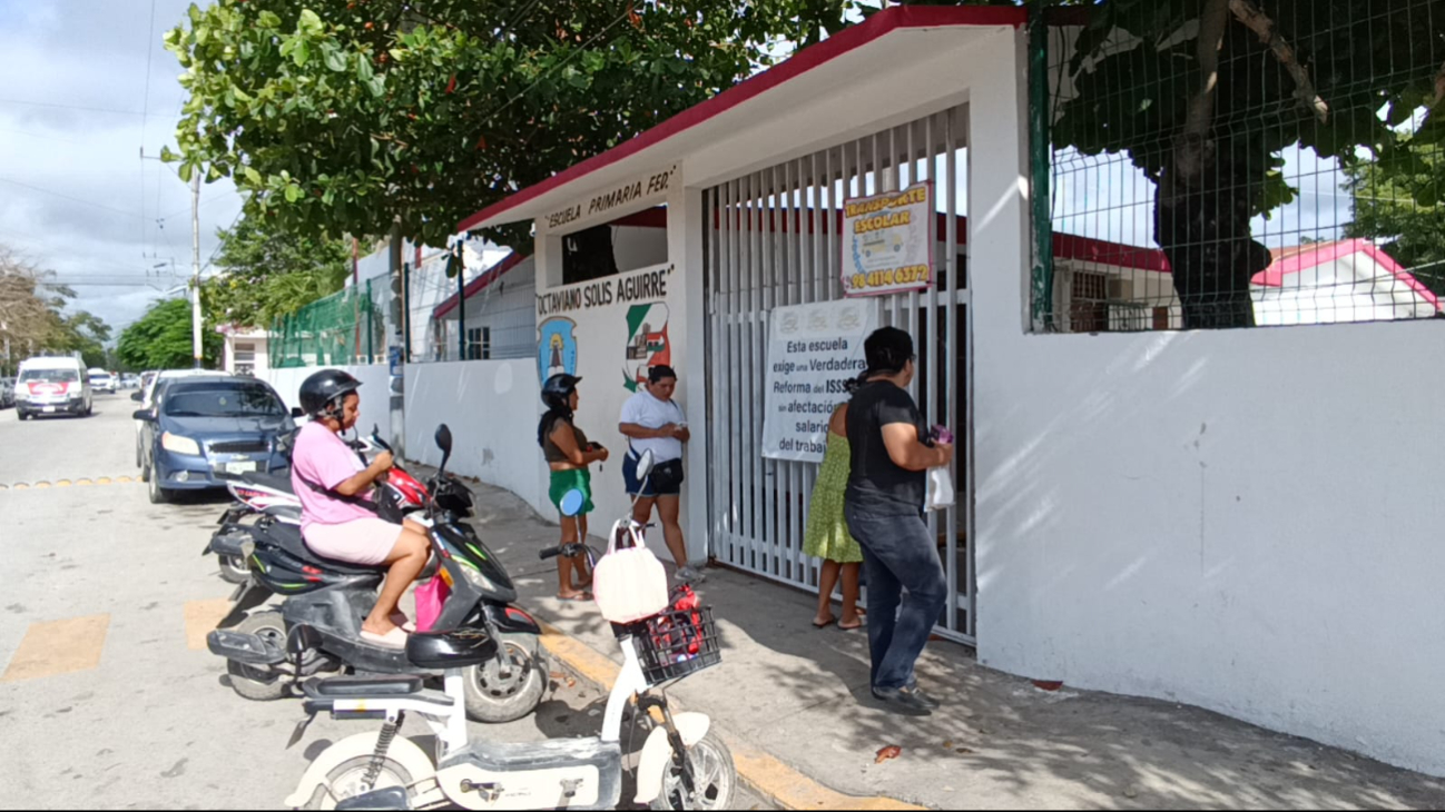 El magisterio anunció movilizaciones en los 11 municipios de Quintana Roo durante la efeméride docente, 15 de mayo El magisterio anunció movilizaciones en los 11 municipios de Quintana Roo durante la efeméride docente, 15 de mayo