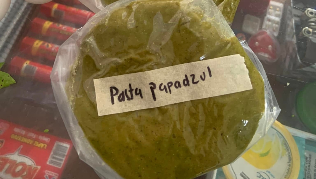 En mercados de Yucatán venden la pasta para papadzul En mercados de Yucatán venden la pasta para papadzul