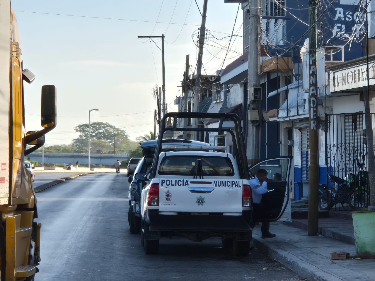 Tienda de pesca en Champotón sufre robo de equipos náuticos