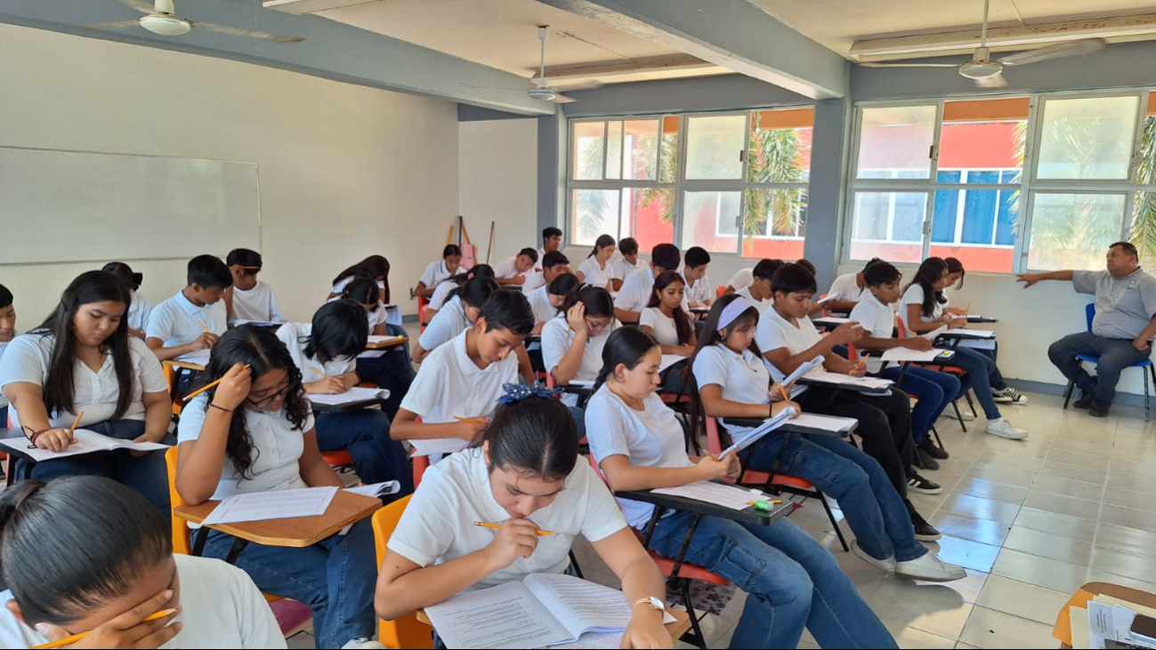 UNACAR también realizó su jornada de exámenes: 876 aspirantes en Ciudad del Carmen y 107 en Sabancuy. UNACAR también realizó su jornada de exámenes: 876 aspirantes en Ciudad del Carmen y 107 en Sabancuy.