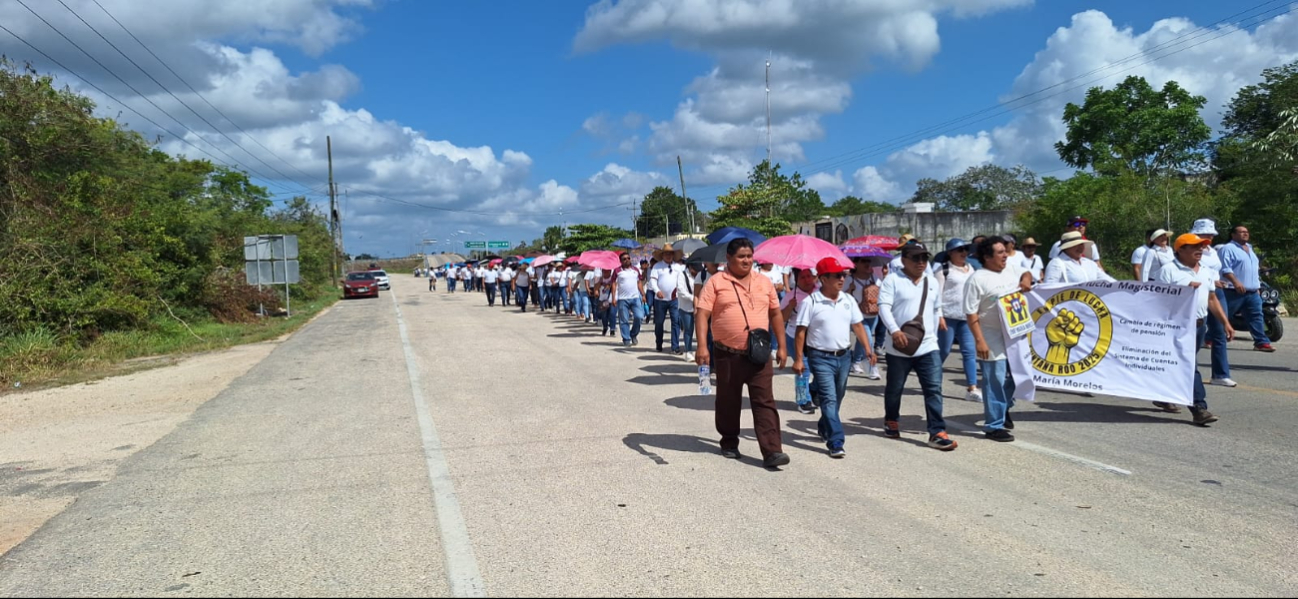 Los manifestantes partieron en los diferentes accesos, como en la carretera a Chetumal, Mérida y Tulum