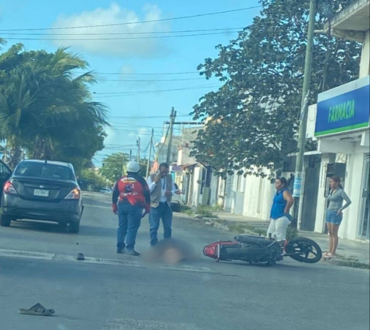 La conductora del coche fue atendida por una crisis nerviosa La conductora del coche fue atendida por una crisis nerviosa