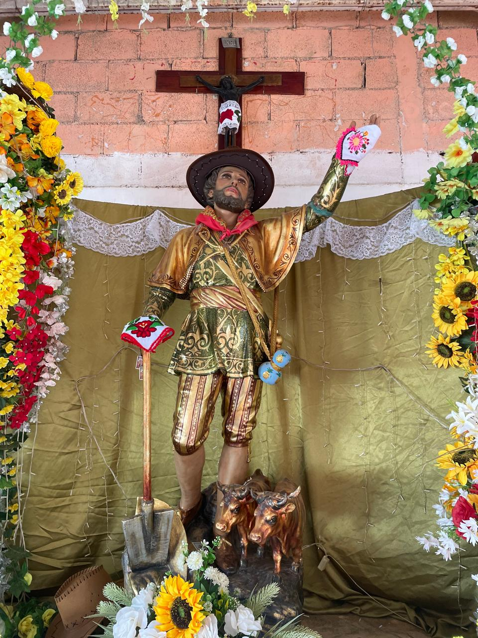 Procesión y baile popular cierran novenario en honor a San Isidro Procesión y baile popular cierran novenario en honor a San Isidro