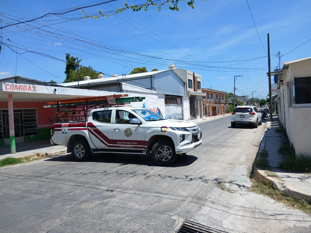 Protección Civil llegó rápidamente al lugar y acordonó la zona. Protección Civil llegó rápidamente al lugar y acordonó la zona.