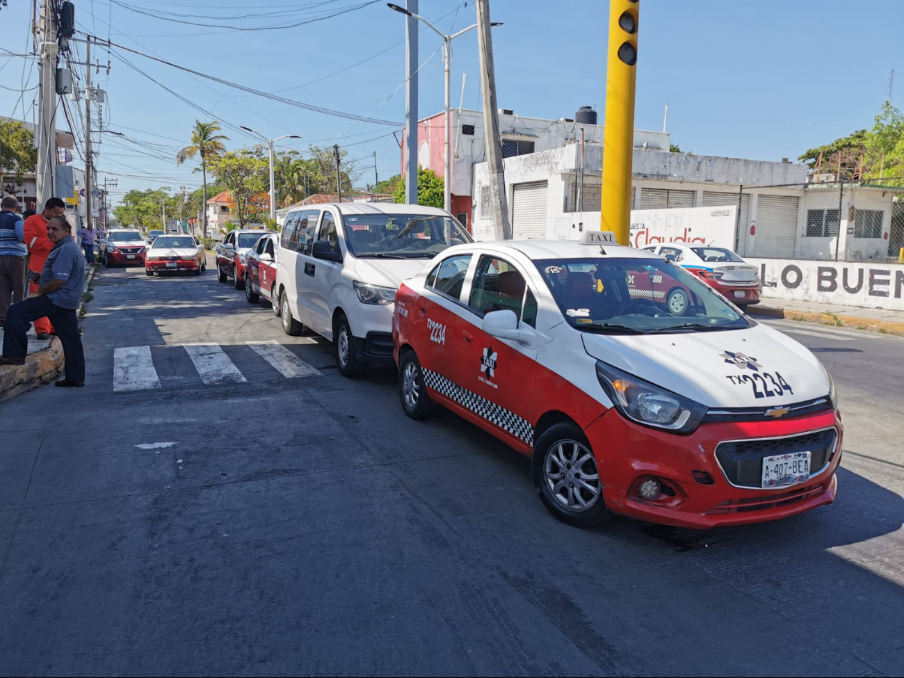 Protesta de taxistas por presunto transporte ilegal