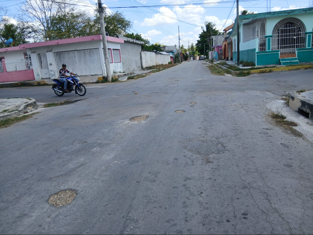 Vecinos de Escárcega exigen reparación urgente de calles   