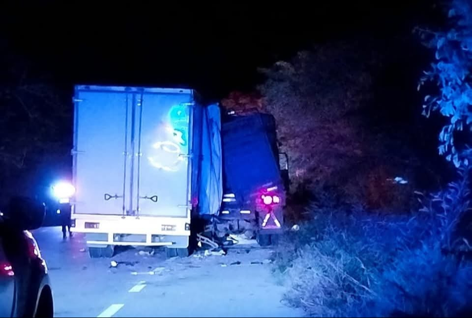 Dos personas perdieron la vida en el trágico accidente Dos personas perdieron la vida en el trágico accidente