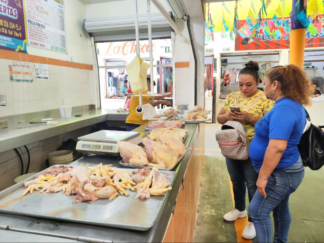 Pollo sube a 75 pesos por kilo en Ciudad del Carmen; familias resienten golpe al bolsillo
