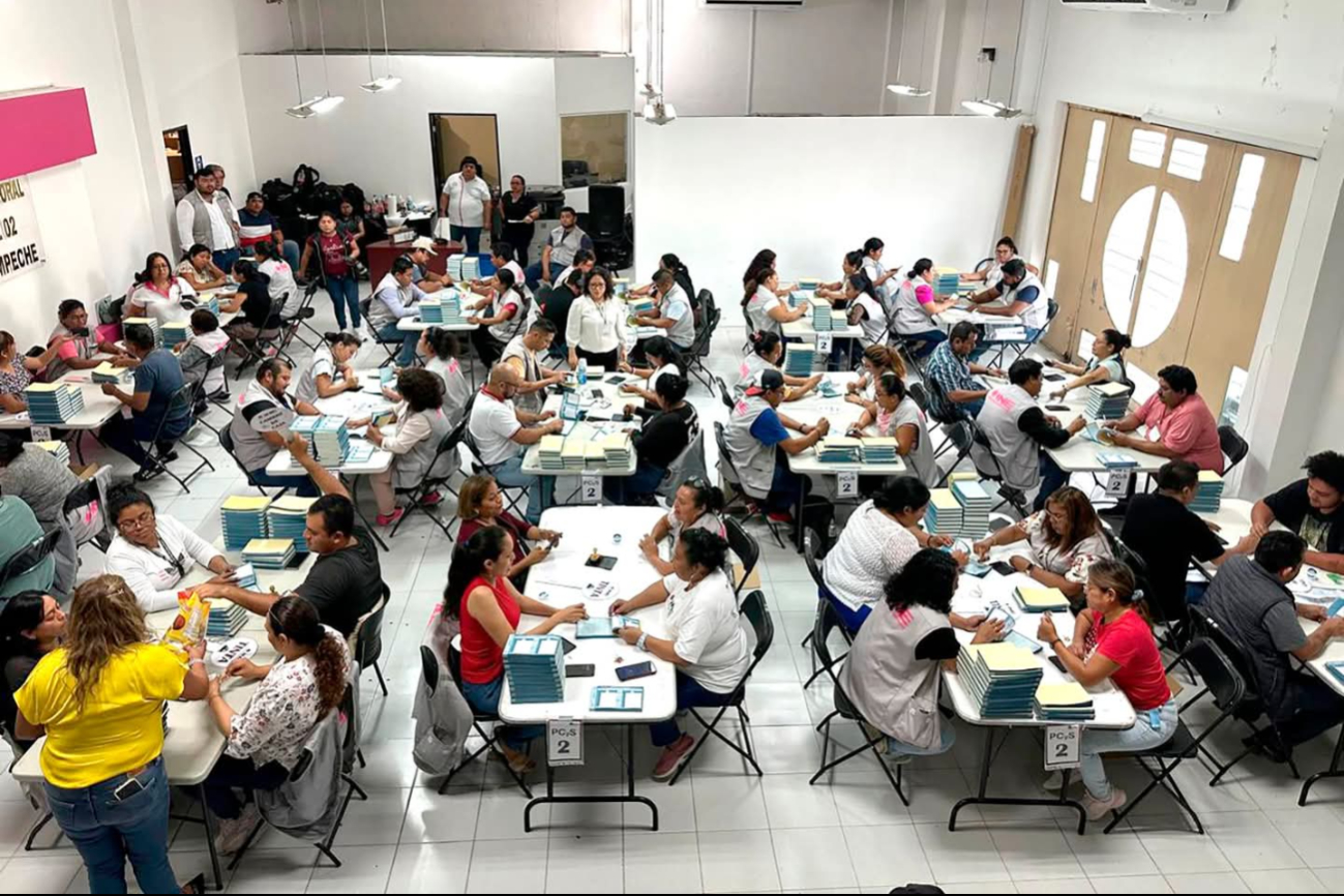 Las boletas corresponden a seis tipos de votación y su procesamiento es parte de las medidas de seguridad y certeza electoral. Las boletas corresponden a seis tipos de votación y su procesamiento es parte de las medidas de seguridad y certeza electoral.