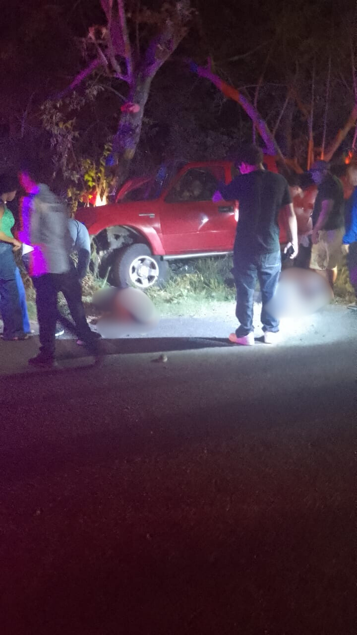 Mueren dos en accidente y ambulancia del DIF choca camino al auxilio Mueren dos en accidente y ambulancia del DIF choca camino al auxilio