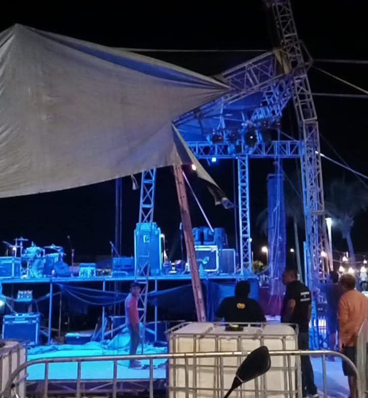 Colapsa escenario en  evento de motociclistas  en el puerto de Progreso