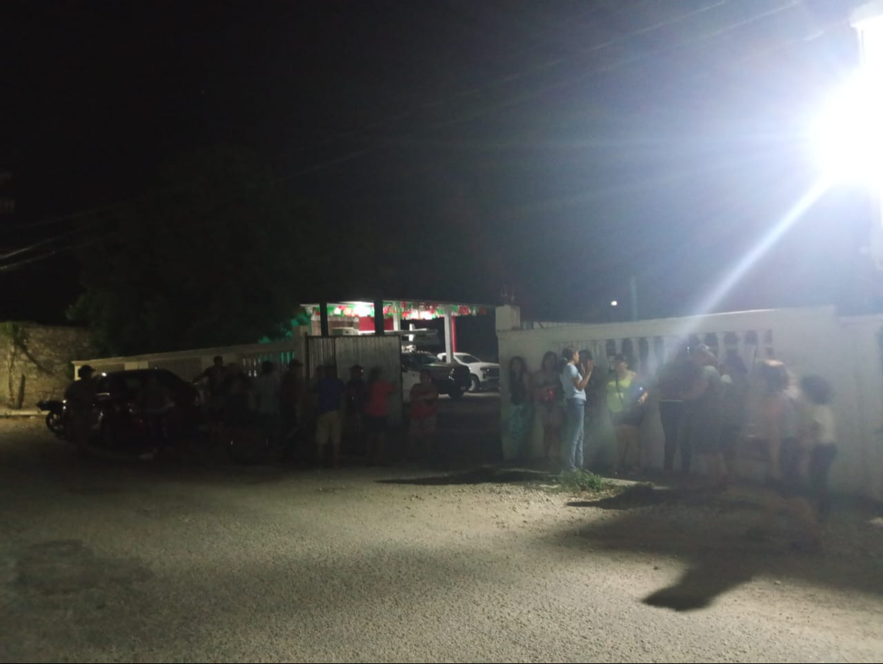 300 afectados exigen solución urgente al corte de luz en El Tajonal y El Huanal